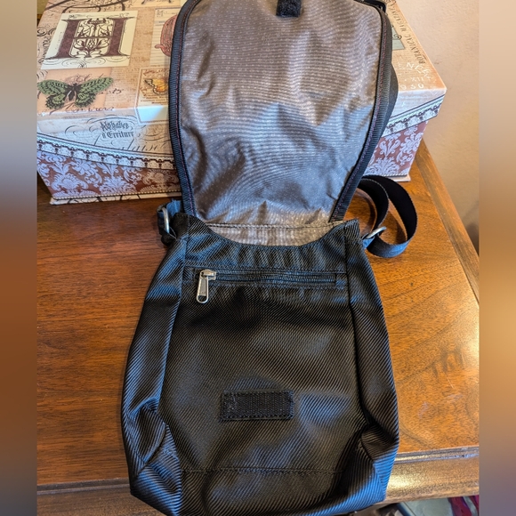 Columbia Sportswear Crossbody/Messenger bag - Picture 7 of 9